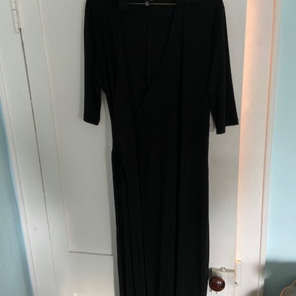 Women's Dress - Picture 1 of 1